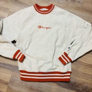Champion Crewneck with vintage vibe size small